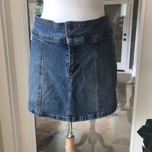 GUESS JEAN SKIRT!